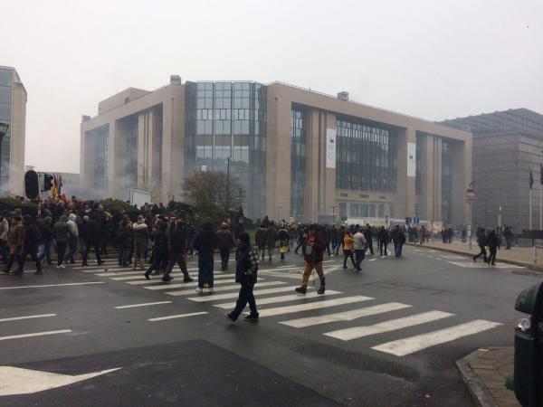 В Брюсселе в ходе многотысячной акции протеста против миграционного пакта ООН были задержаны 90 наиболее агрессивных демонстрантов